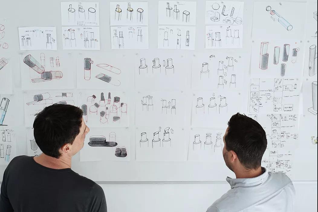 3-20050G05403312.jpg 產品背后的——“超級草圖”(圖38)